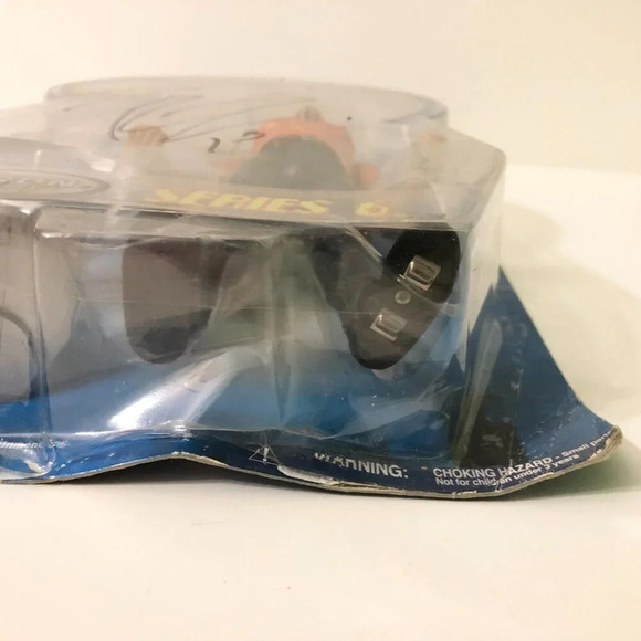 2000 Tazz WWF Smackdown Series 6 Wrestling Figure Signed - Picture 10 of 16